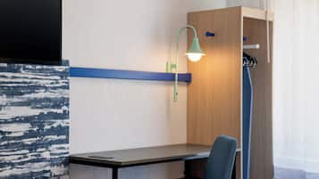 Desk, laptop workspace, iron/ironing board, WiFi (free)