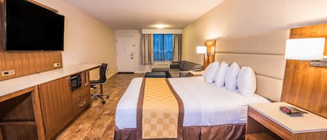 Sängtillbehör av högsta kvalitet och värdeförvaringsskåp på rummet