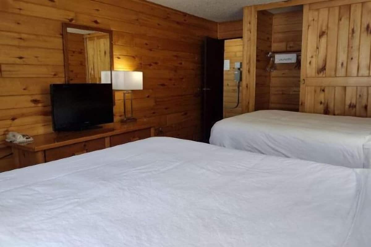 Ropa de cama de alta calidad, colchones con pillow-top y escritorio