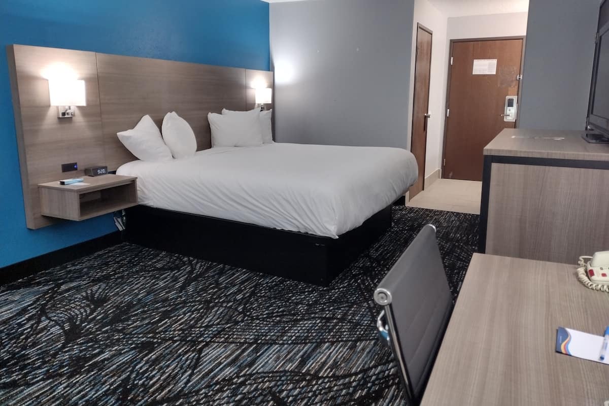 Zimmer, 1 King-Bett, Nichtraucher | Hochwertige Bettwaren, Pillowtop-Betten, Schreibtisch
