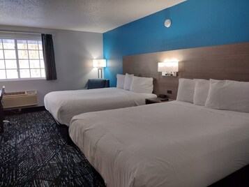 Deluxe Room, 2 Queen Beds, Non Smoking