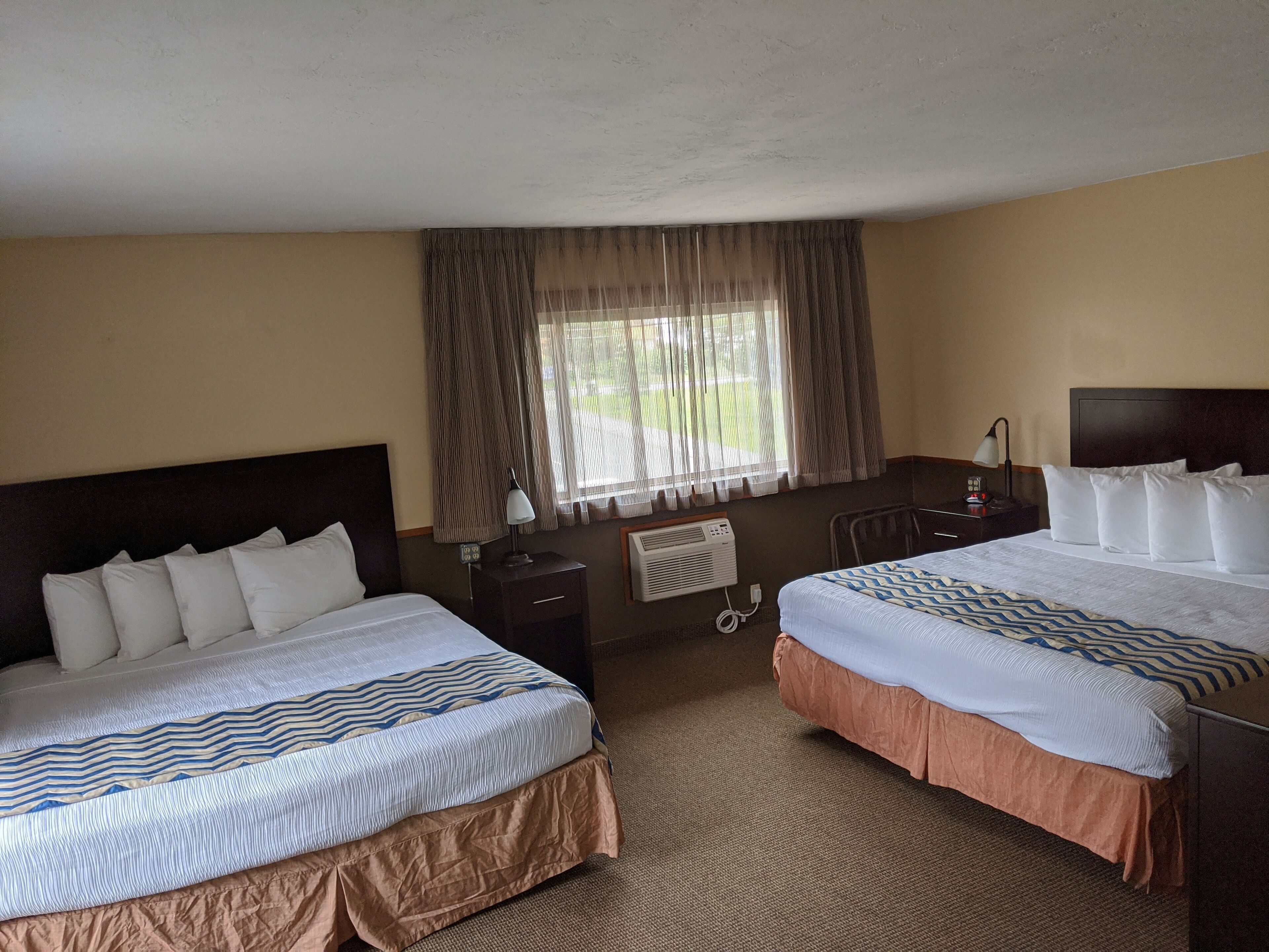 Photo - SureStay Hotel by Best Western Portland City Center