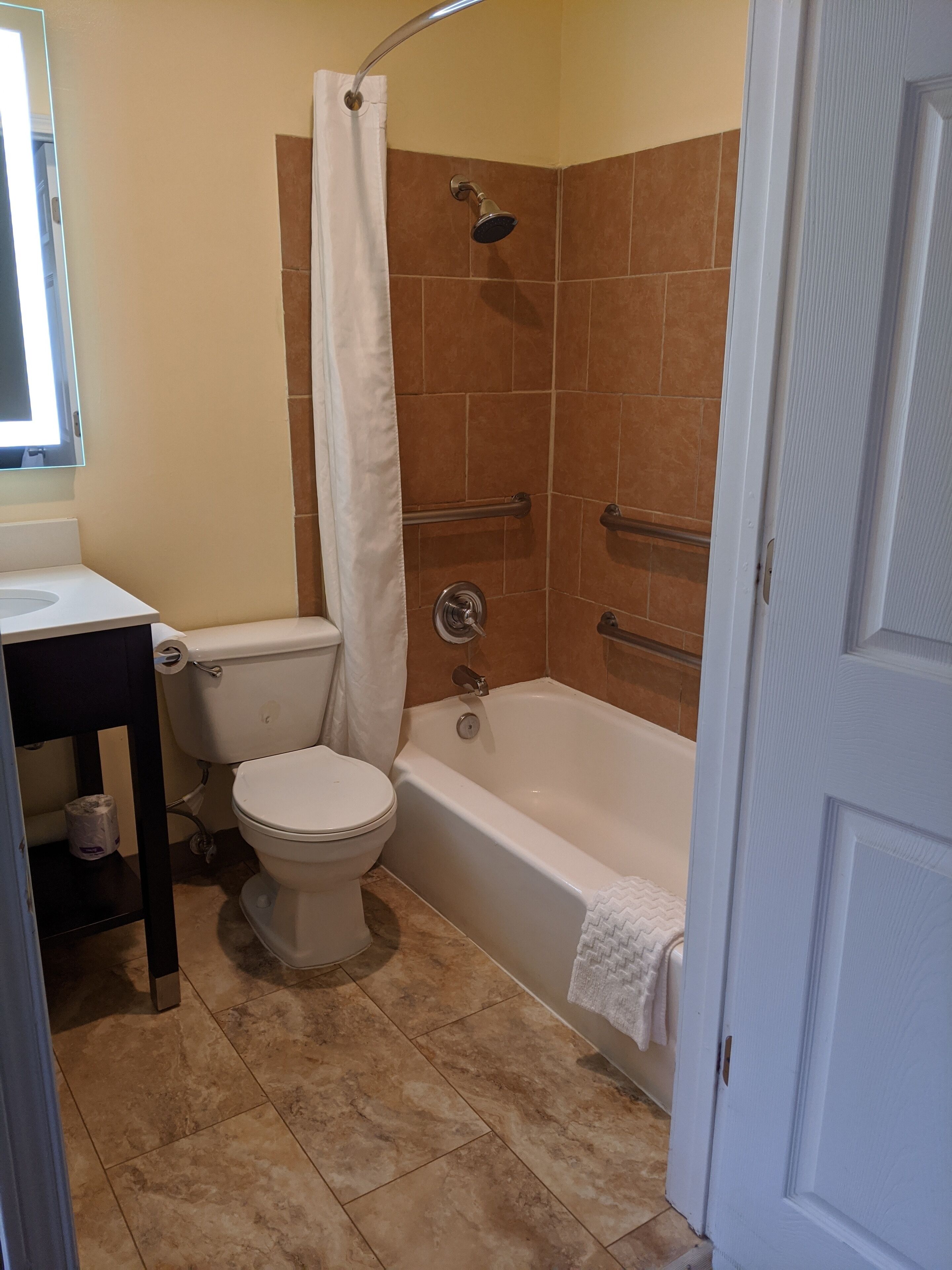 Photo - SureStay Hotel by Best Western Portland City Center