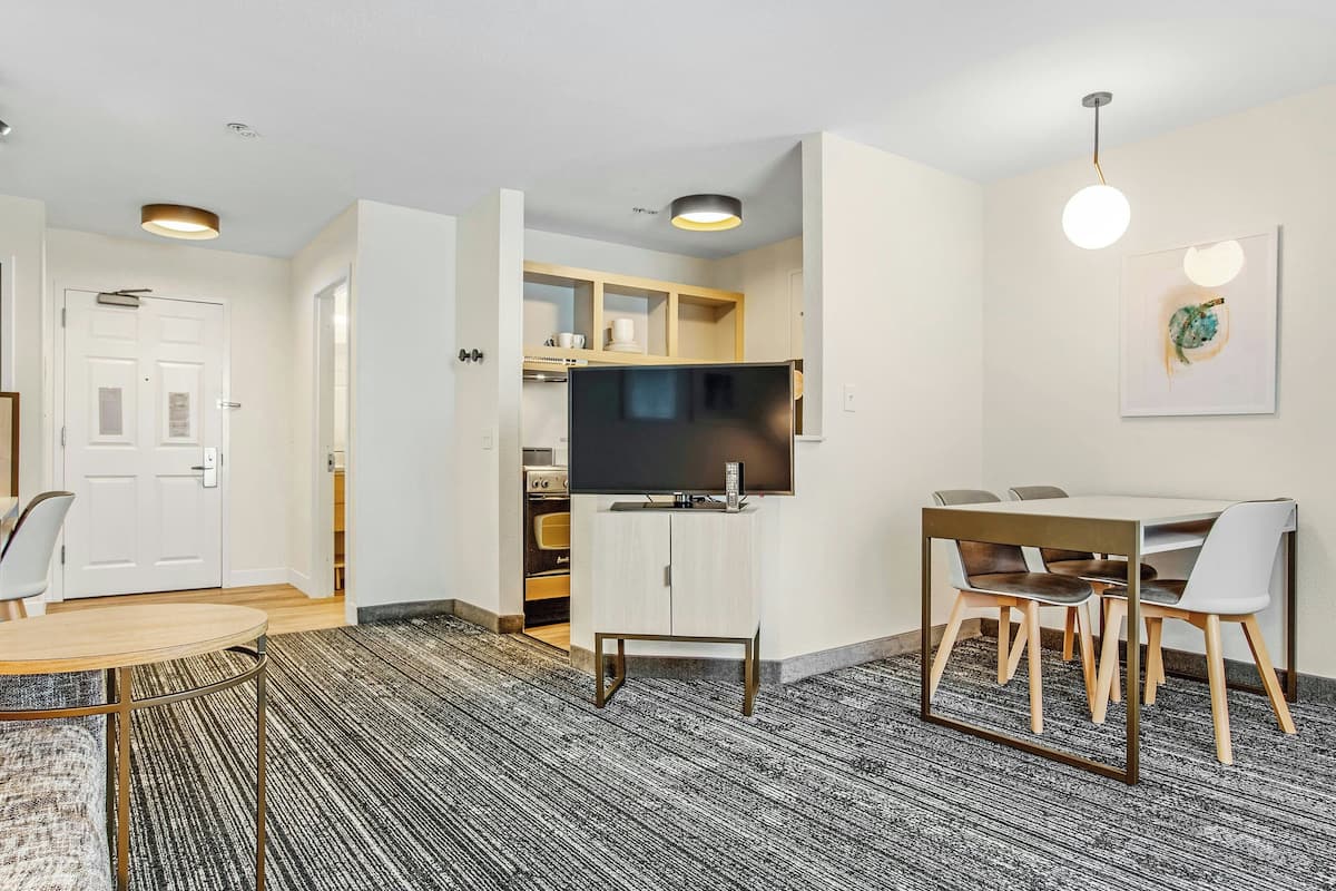 Pillow-top beds, desk, laptop workspace, blackout curtains
