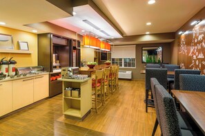 Free daily buffet breakfast
