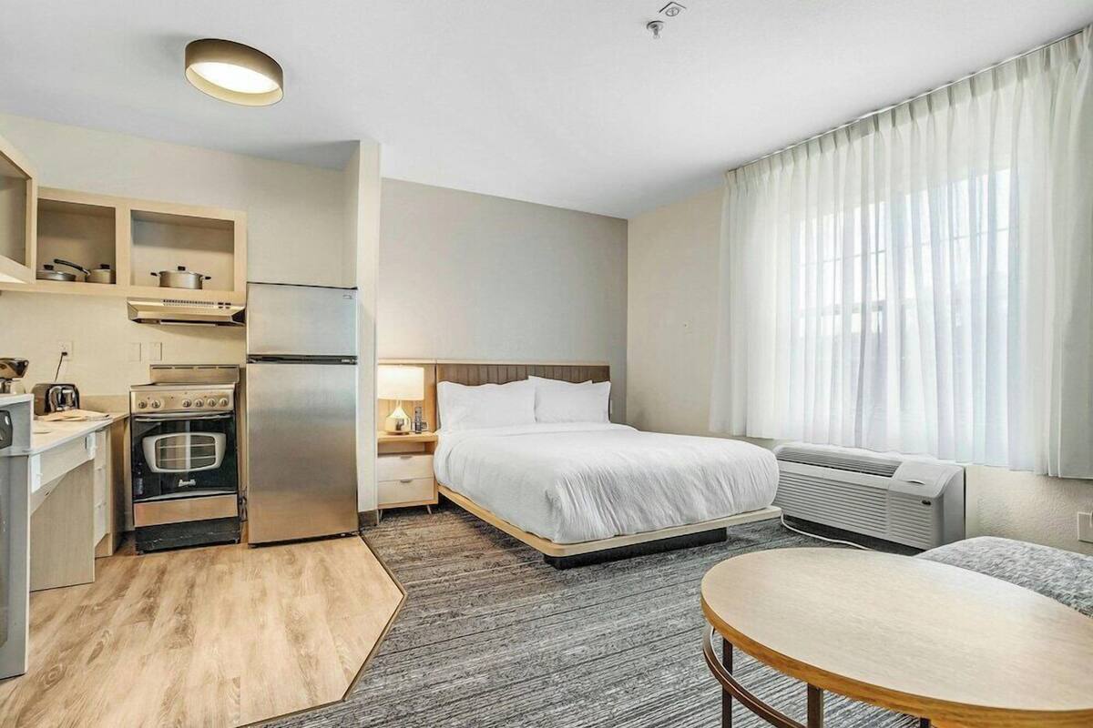 Pillowtop beds, desk, laptop workspace, blackout drapes