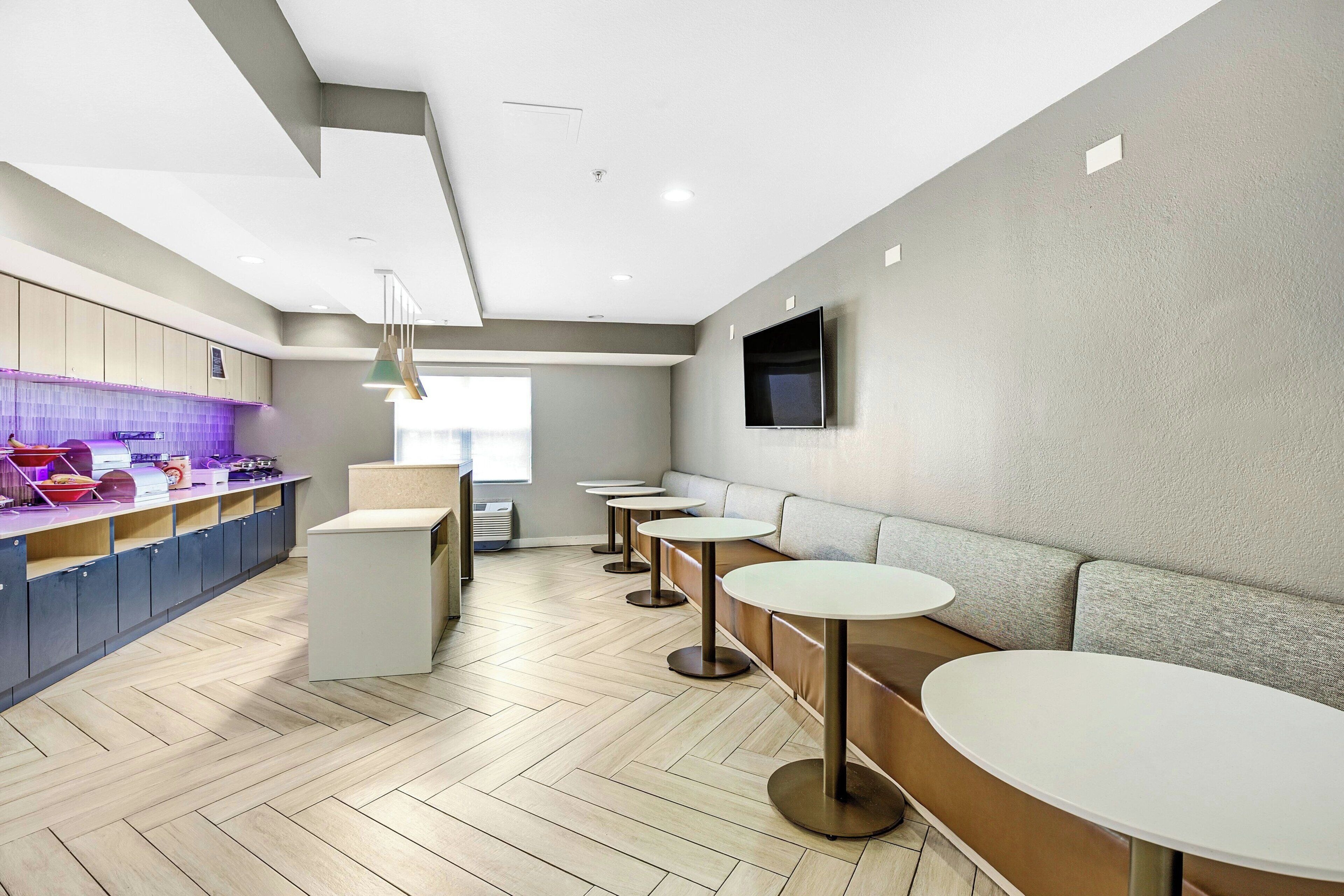 Free daily buffet breakfast 