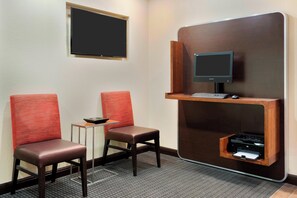 Business centre - TownePlace Suites by Marriott Savannah Midtown (Savannah)