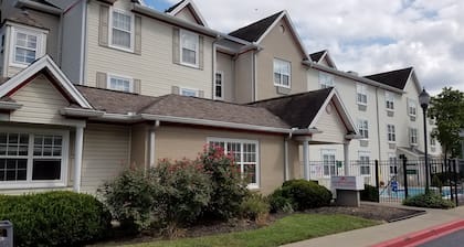 Hawthorn Suites by Wyndham Louisville North