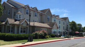 Front of property - Hawthorn Suites by Wyndham Louisville North (Jeffersonville)
