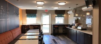 Hawthorn Suites by Wyndham Louisville North