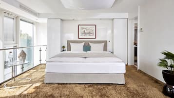 Penthouse Suite | Ropa de cama hipoalergénica y caja de seguridad en la habitación