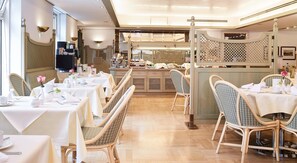 Daily buffet breakfast for a fee - Living Hotel Prinzessin Elisabeth (Munich)