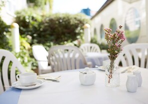 Frokostbuffé hver dag (mot et tillegg)