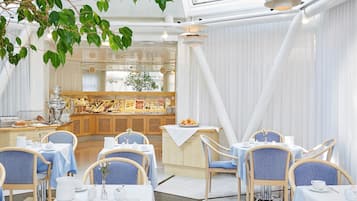Daily buffet breakfast (EUR 19 per person)