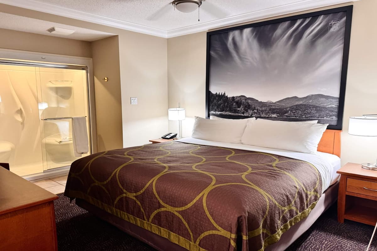 Suite, 1 Bedroom, Non Smoking (1 King Bed)
