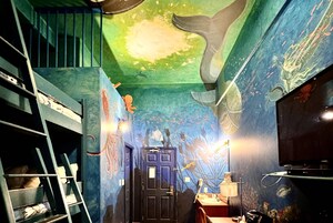 Themed Suite, 1 Queen Bed, 3 Bunk Beds | Escrivaninha, espaço de trabalho para notebook, cortinas blackout