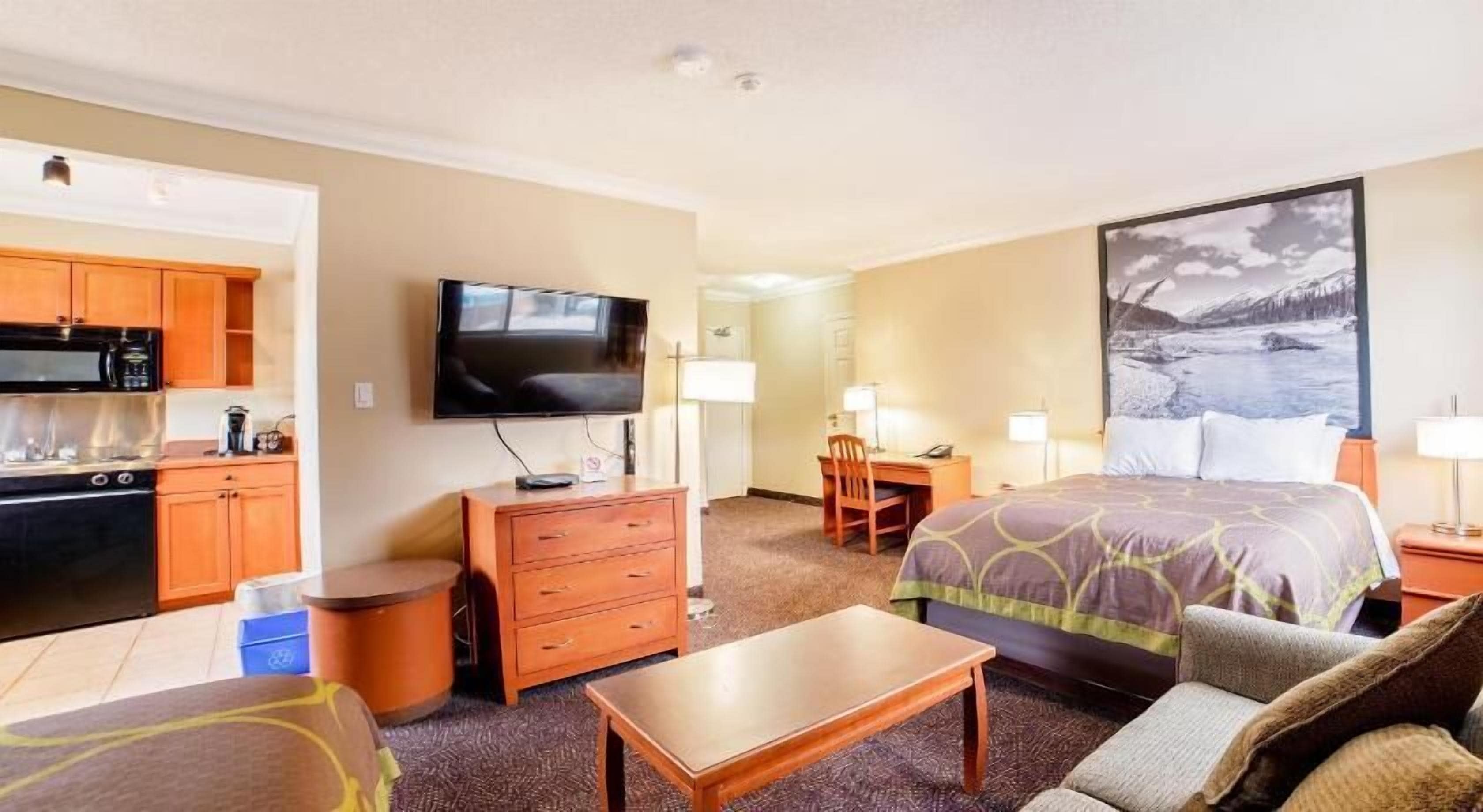 办公桌、遮光窗帘、熨斗/熨衣板、免费婴儿床