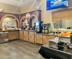 Café da manhã para viagem grátis todos os dias