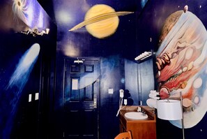 Space Suite, 1 Queen Bed, 3 Bunk Beds | Desk, laptop workspace, blackout drapes, iron/ironing board - Super 8 by Wyndham Castlegar BC (Castlegar)