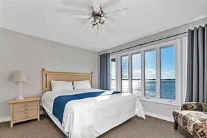 Standard Room, 1 King Bed with Sofa bed, Non Smoking, Jetted Tub (Beach Front) | Minibar, individually decorated, individually furnished, bed sheets