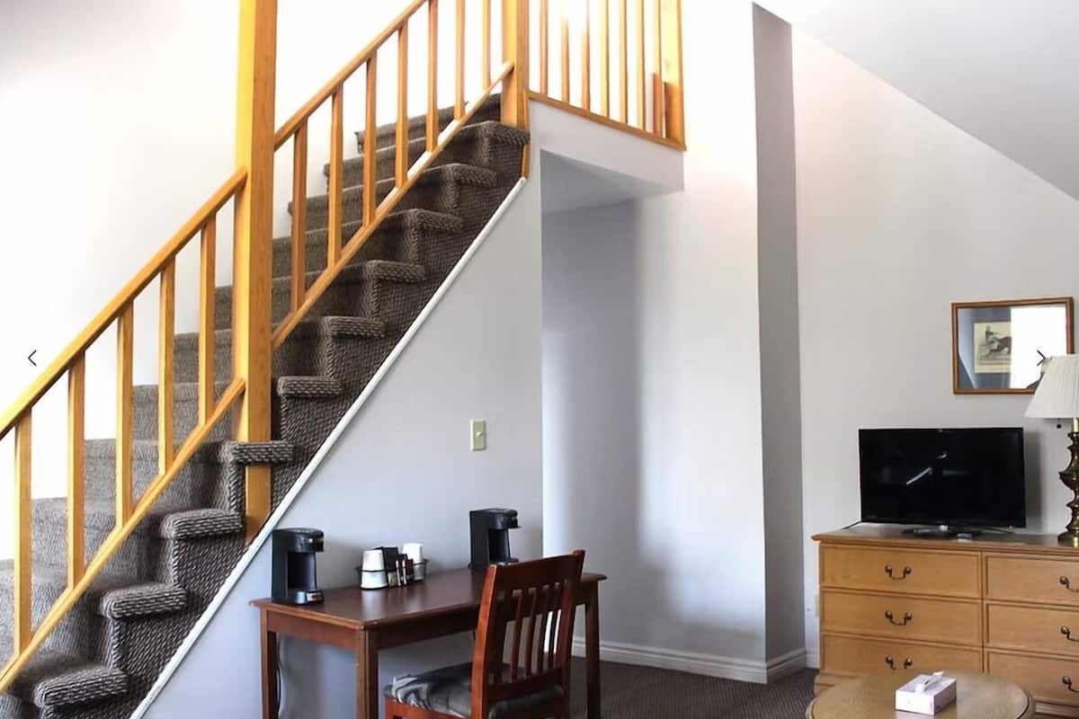 Quarto, várias camas, para não fumantes (Efficiency) | Frigobar, individualmente decorados, individualmente mobiliados