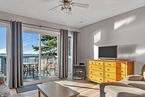 Standard Room, 1 King Bed with Sofa bed, Non Smoking, Jetted Tub (Beach Front) | Minibar, individually decorated, individually furnished, bed sheets