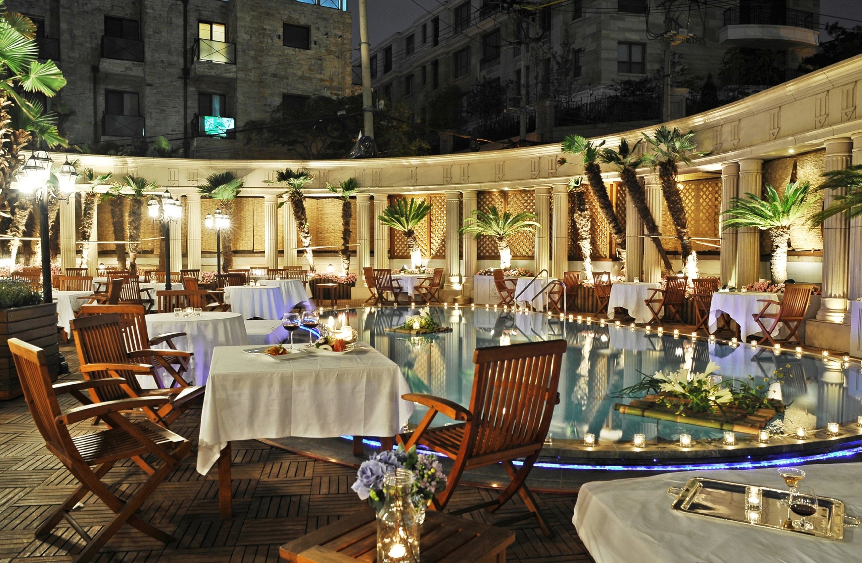 Indoor pool, outdoor pool