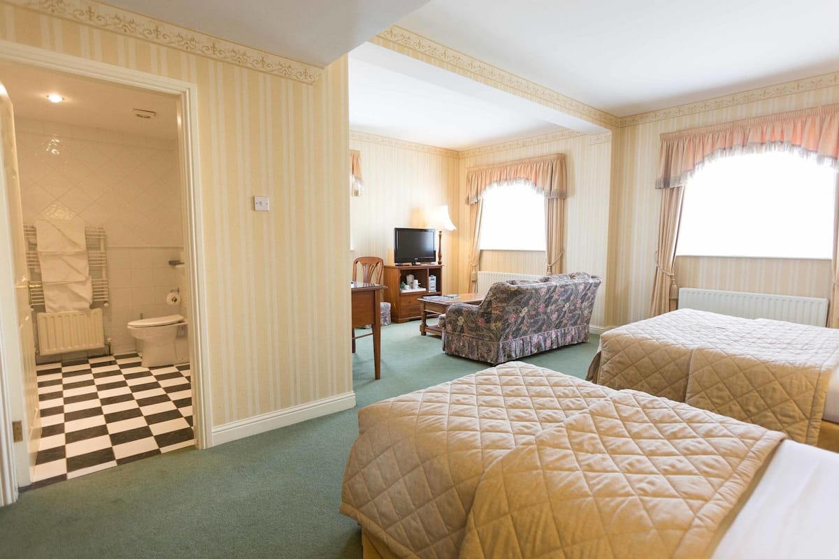 junior suite | cots/infant beds, free wifi