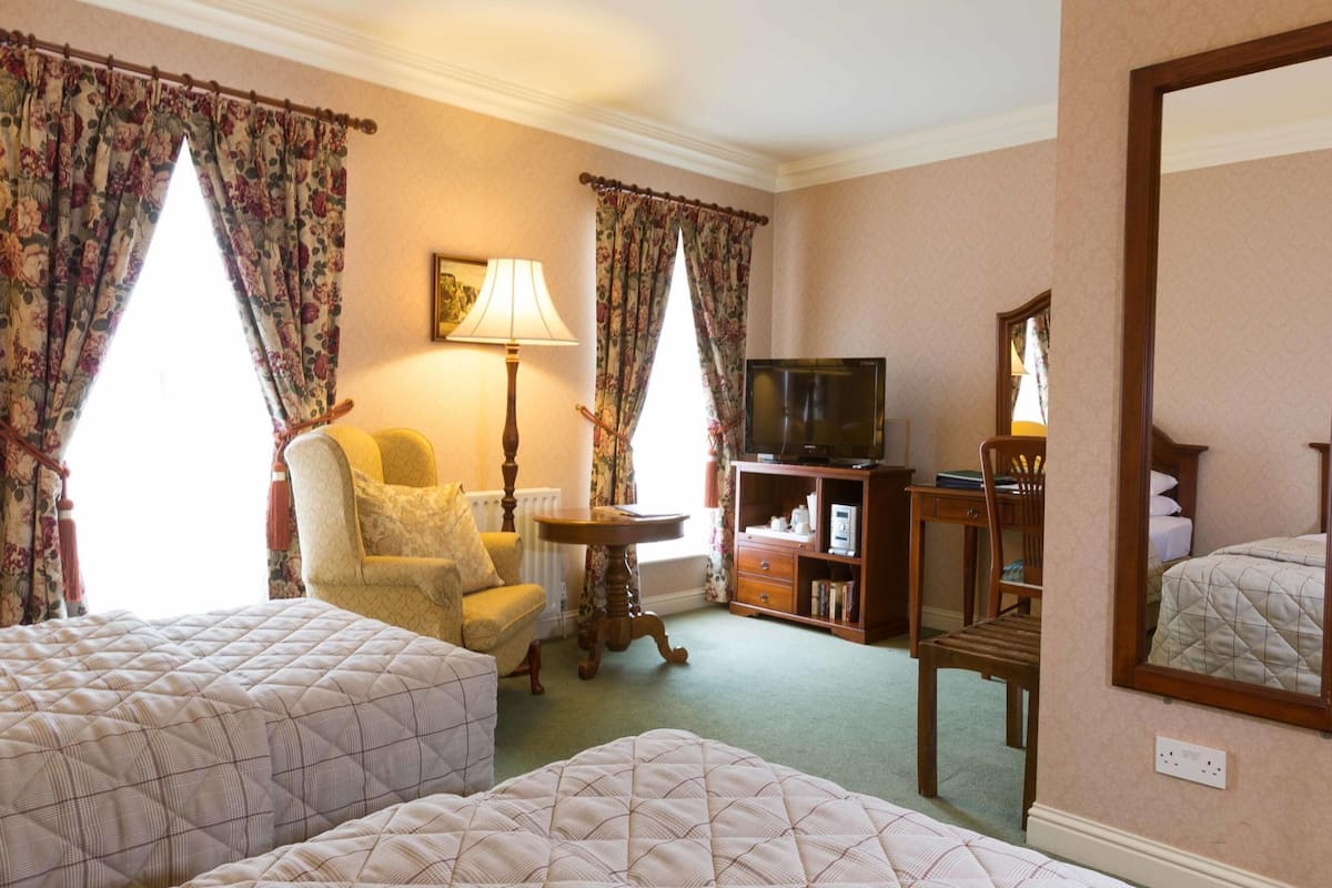 twin room | cots/infant beds, free wifi