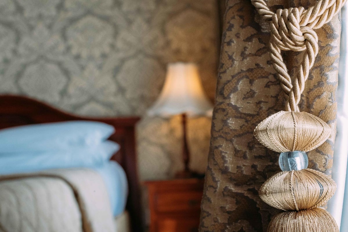 cots/infant beds, free wifi