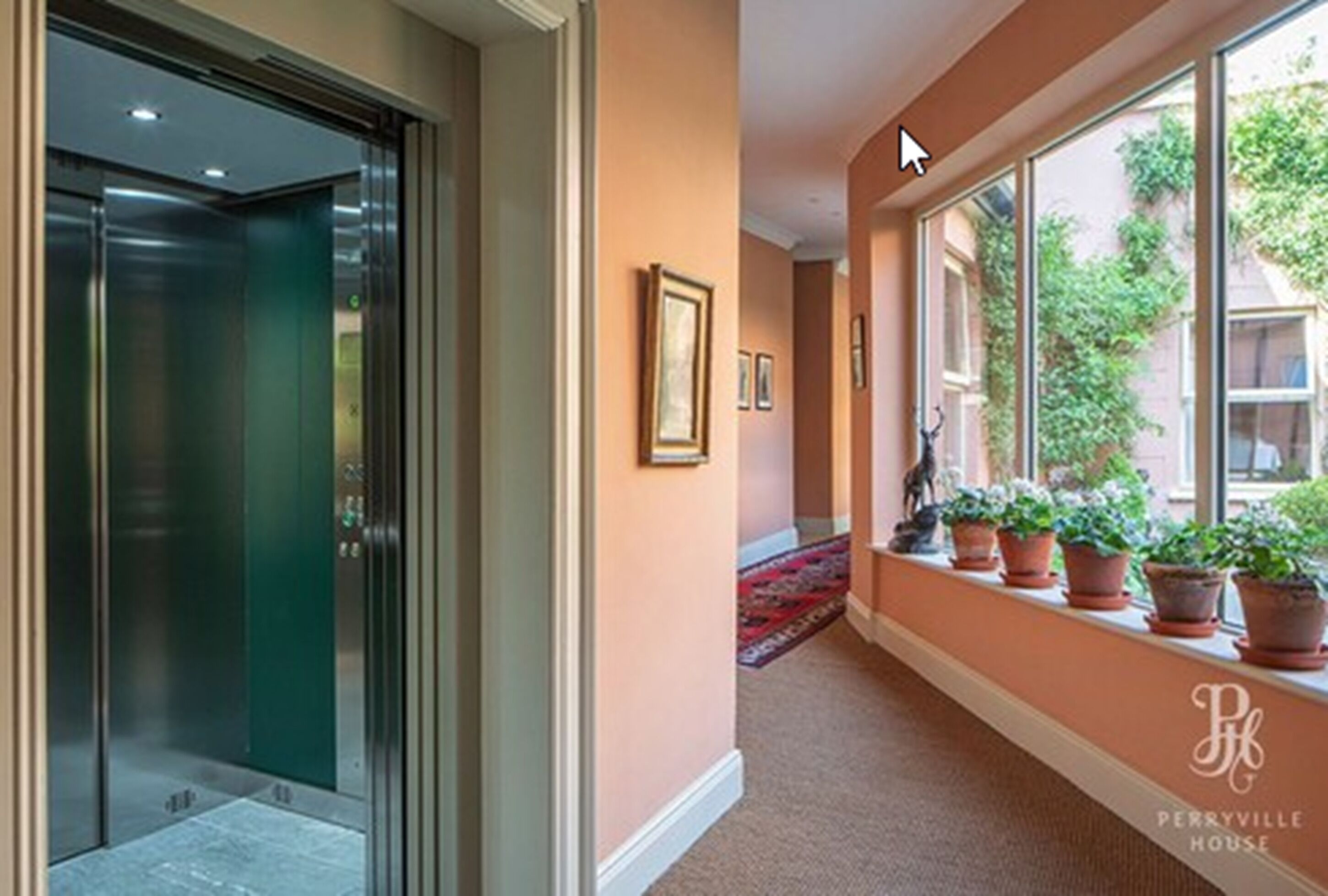 Photo - Perryville House