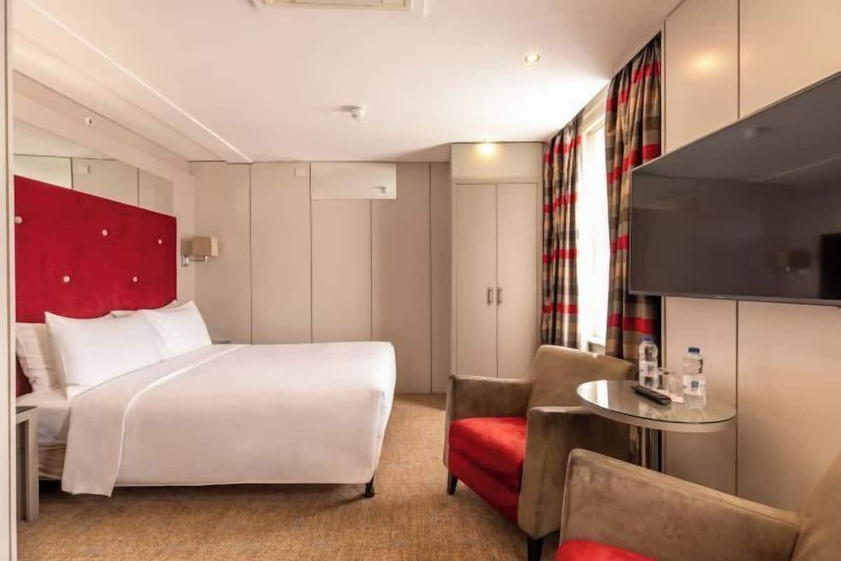 Bộ đồ giường kháng dị ứng, két bảo mật tại phòng