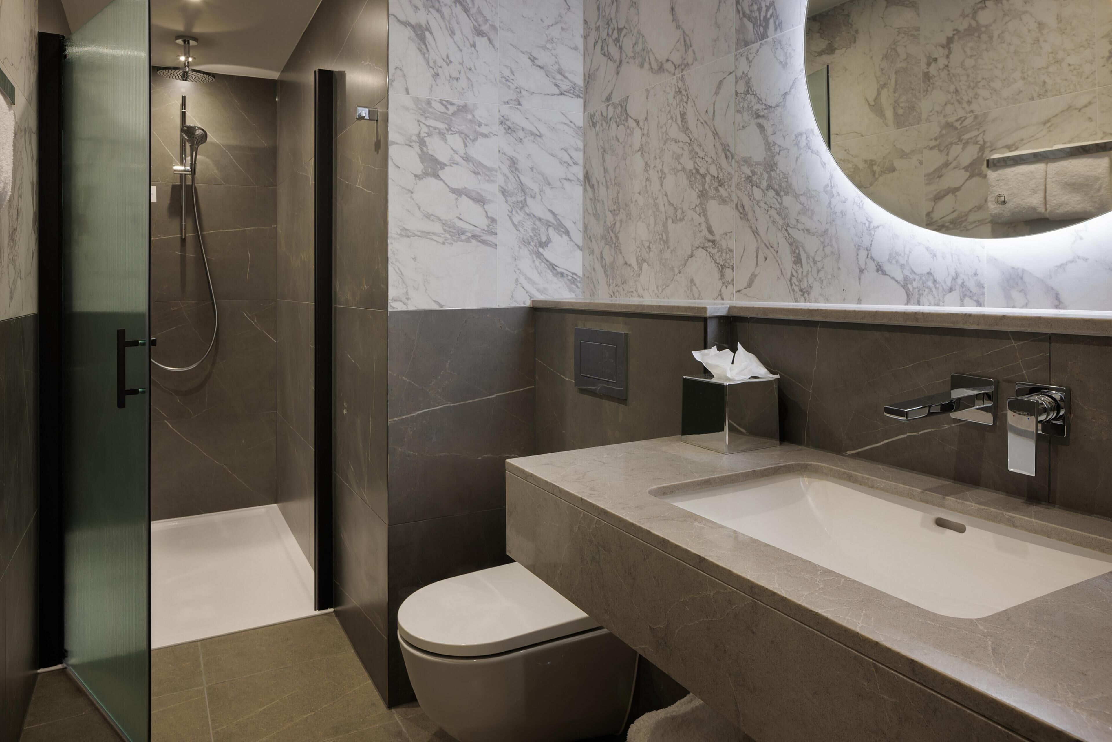 Photo - DoubleTree by Hilton London West End