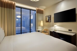 Deluxe Room, 1 King Bed (Superior) - DoubleTree by Hilton London West End (London)