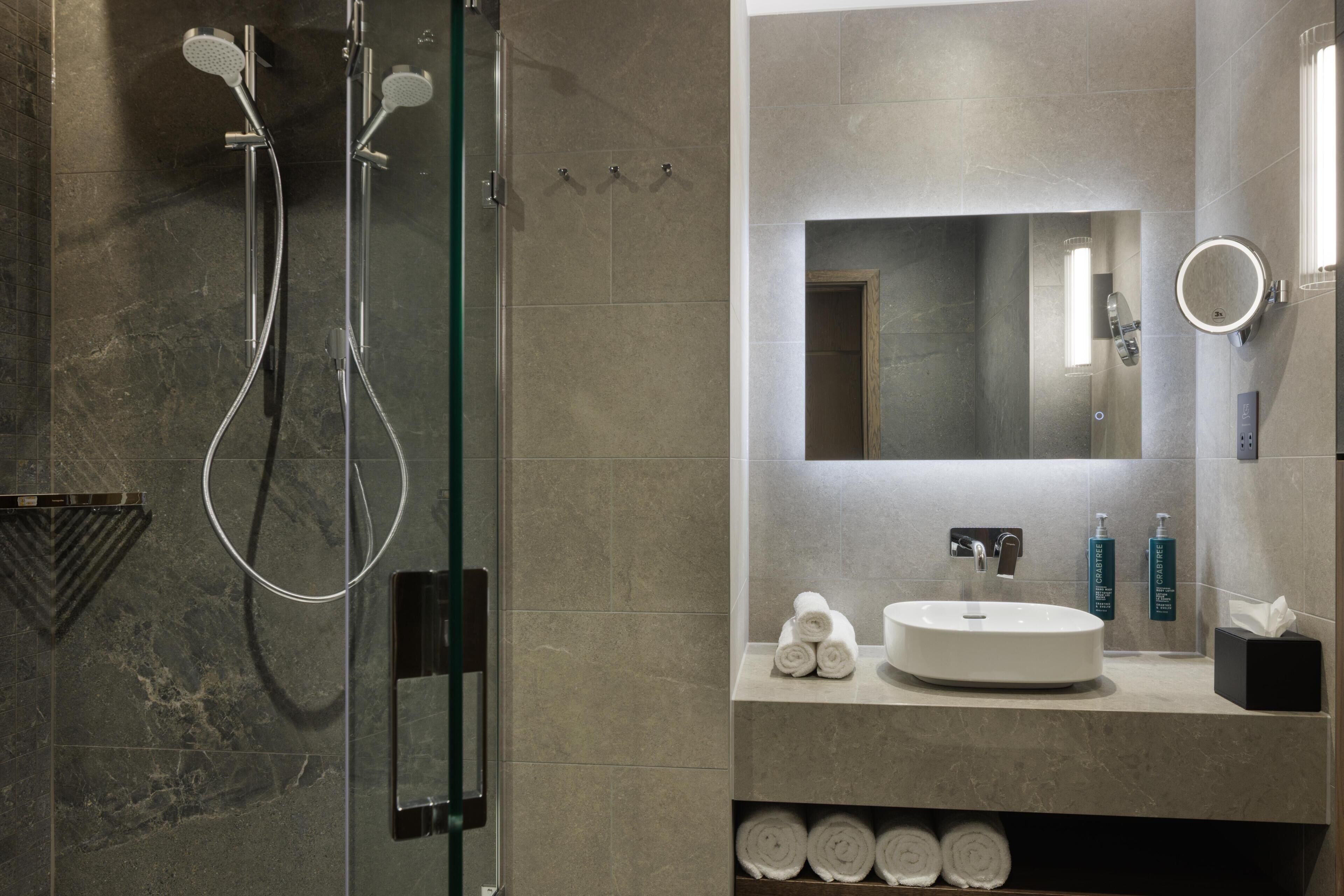 Photo - DoubleTree by Hilton London West End