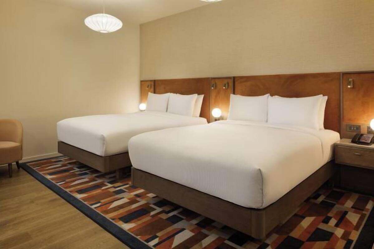 Hypo-allergenic bedding, in-room safe, laptop workspace, blackout drapes
