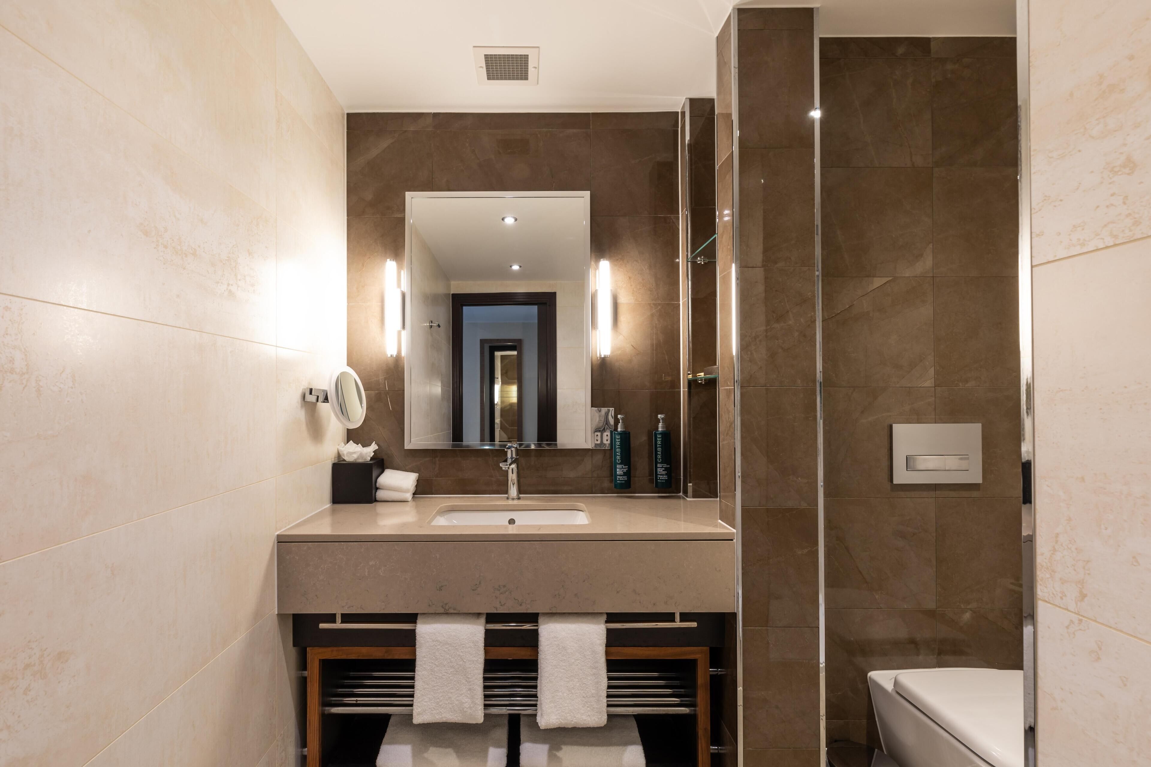 Photo - DoubleTree by Hilton London West End