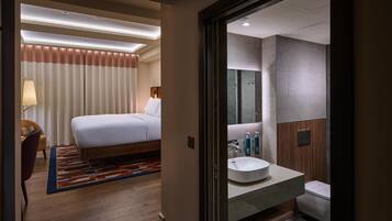 Allergitestet sengetøy, safe på rommet og skrivebord for bærbar PC