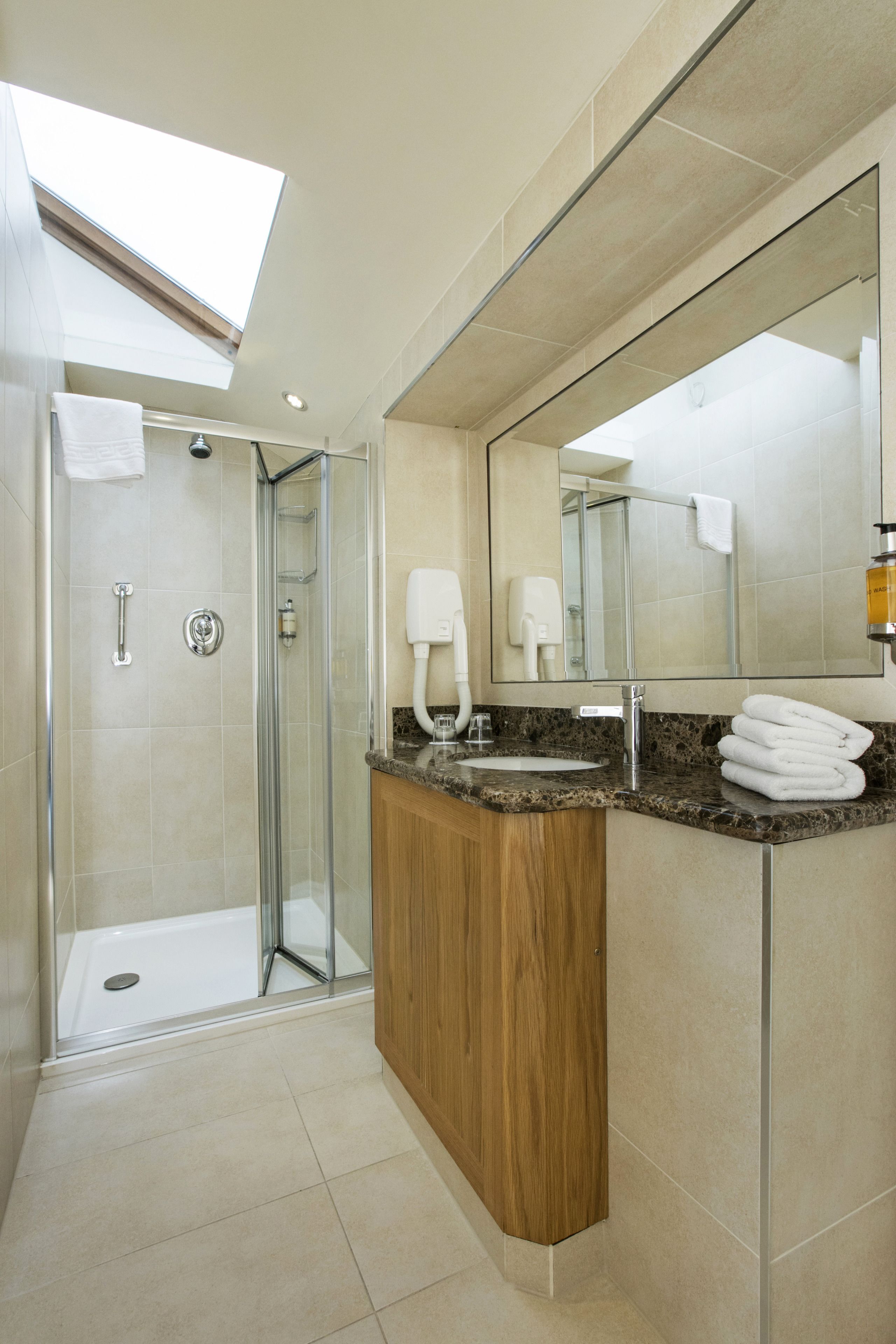 Foto - Harcourt Hotel