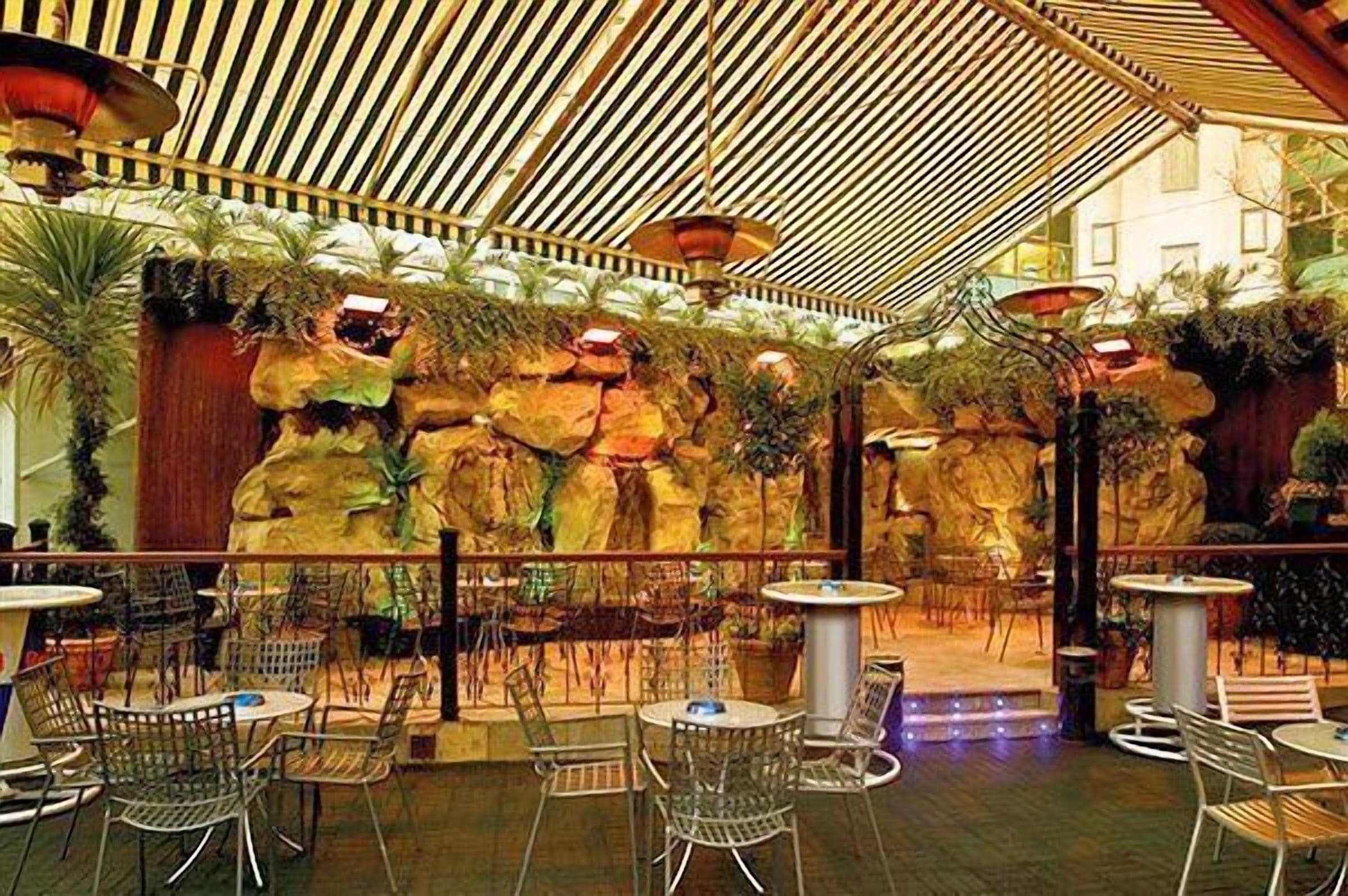 Foto - Harcourt Hotel