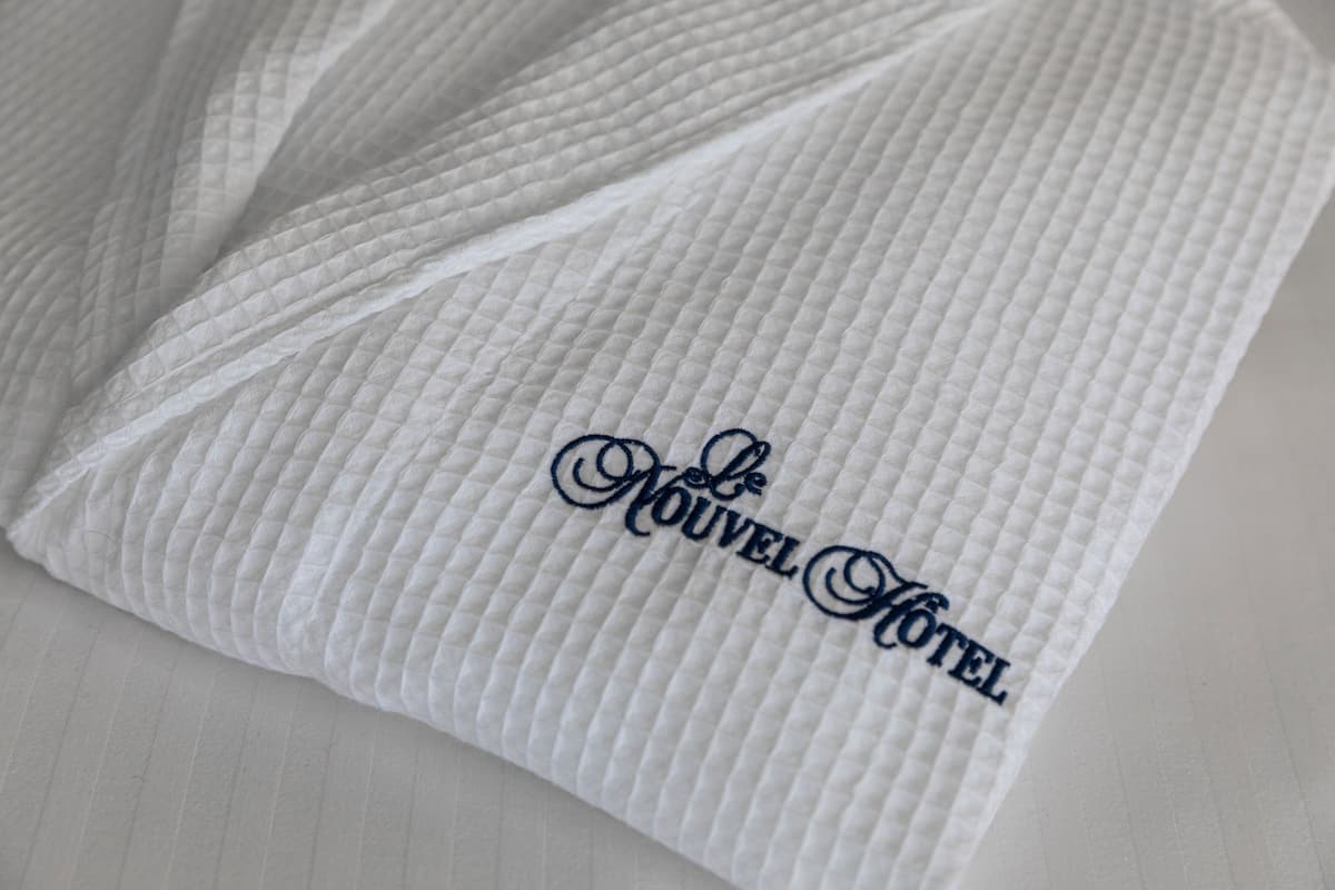 Standard Room, 1 King Bed | 1 bedroom, premium bedding, in-room safe, desk