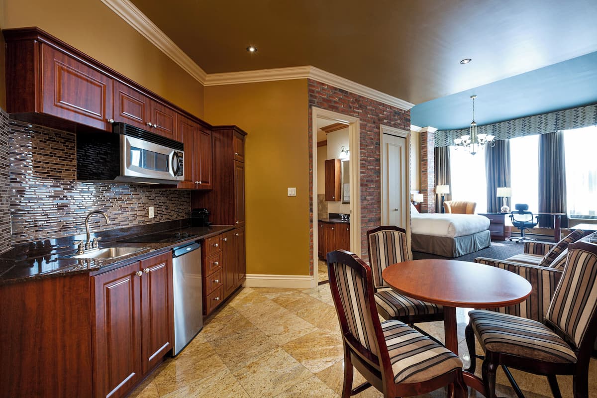 Fridge, microwave, coffee/tea maker, electric kettle