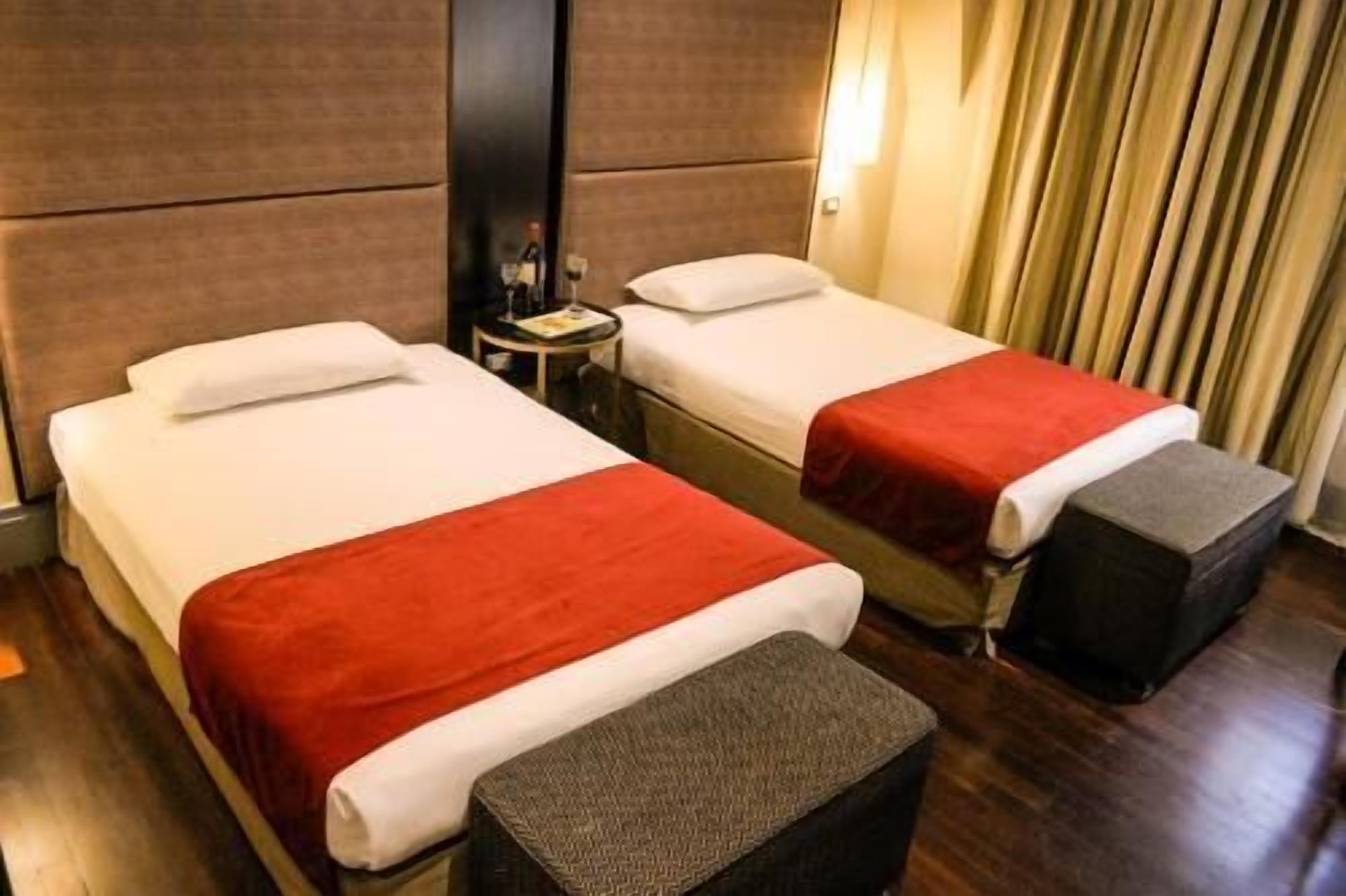 Literie hypoallergénique, couette en duvet d'oie, minibar