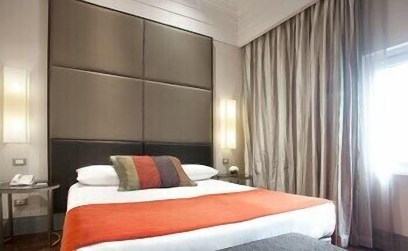 Literie hypoallergénique, couette en duvet d'oie, minibar