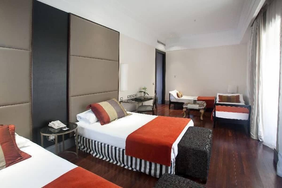 Literie hypoallergénique, couette en duvet d'oie, minibar