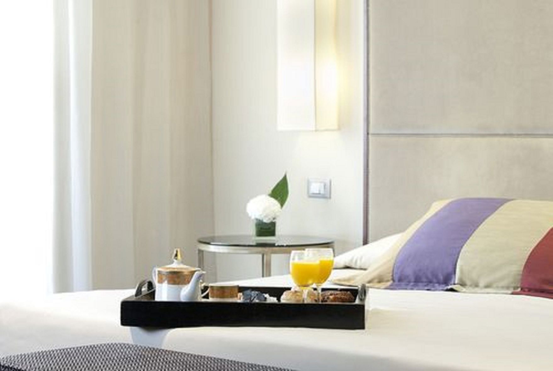 Literie hypoallergénique, couette en duvet d'oie, minibar