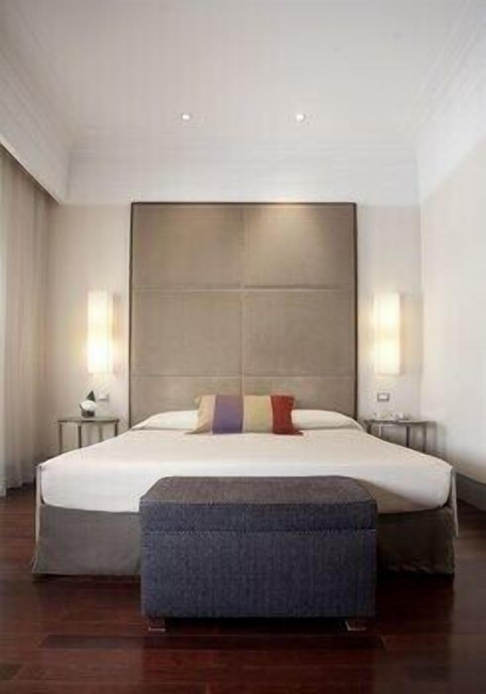 Literie hypoallergénique, couette en duvet d'oie, minibar