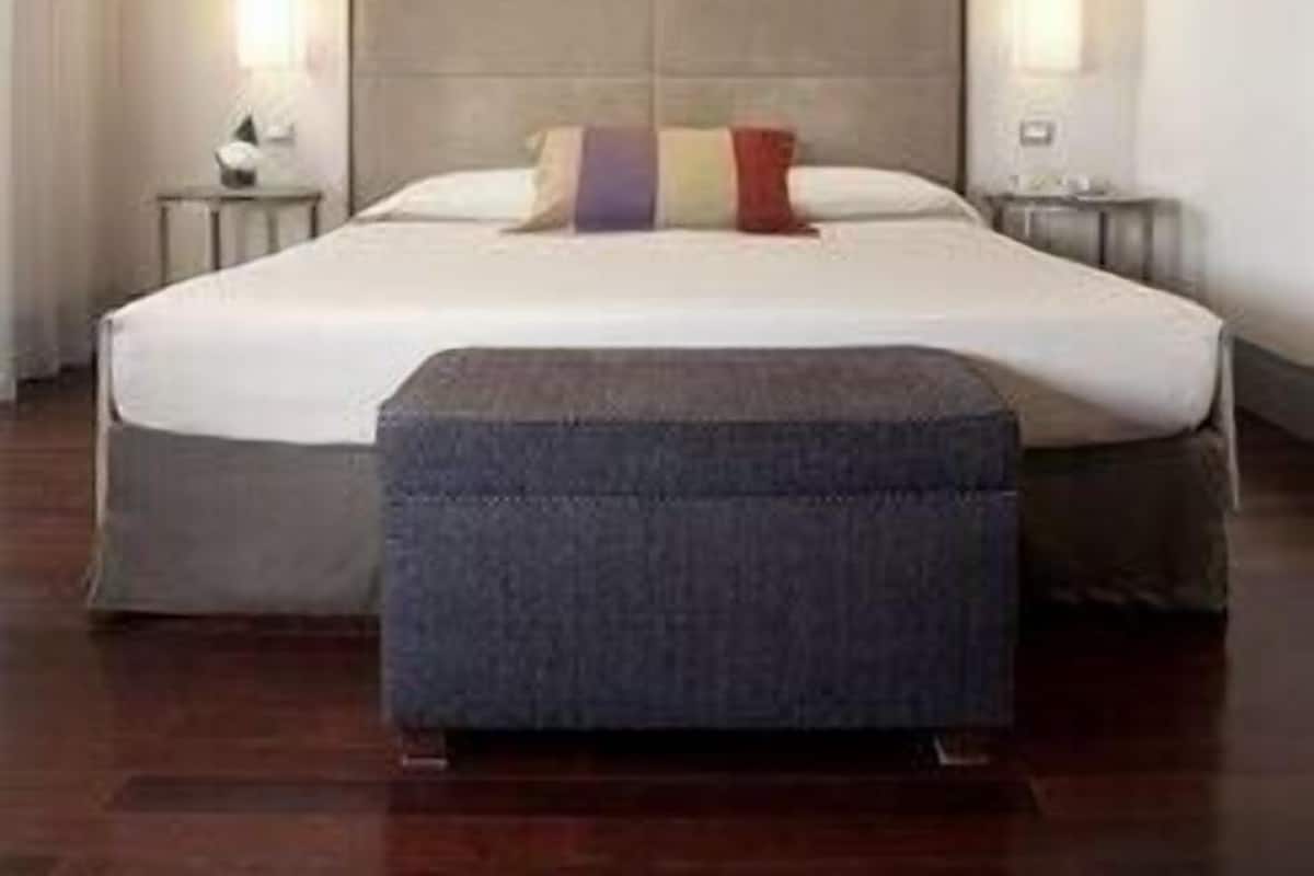 Literie hypoallergénique, couette en duvet d'oie, minibar