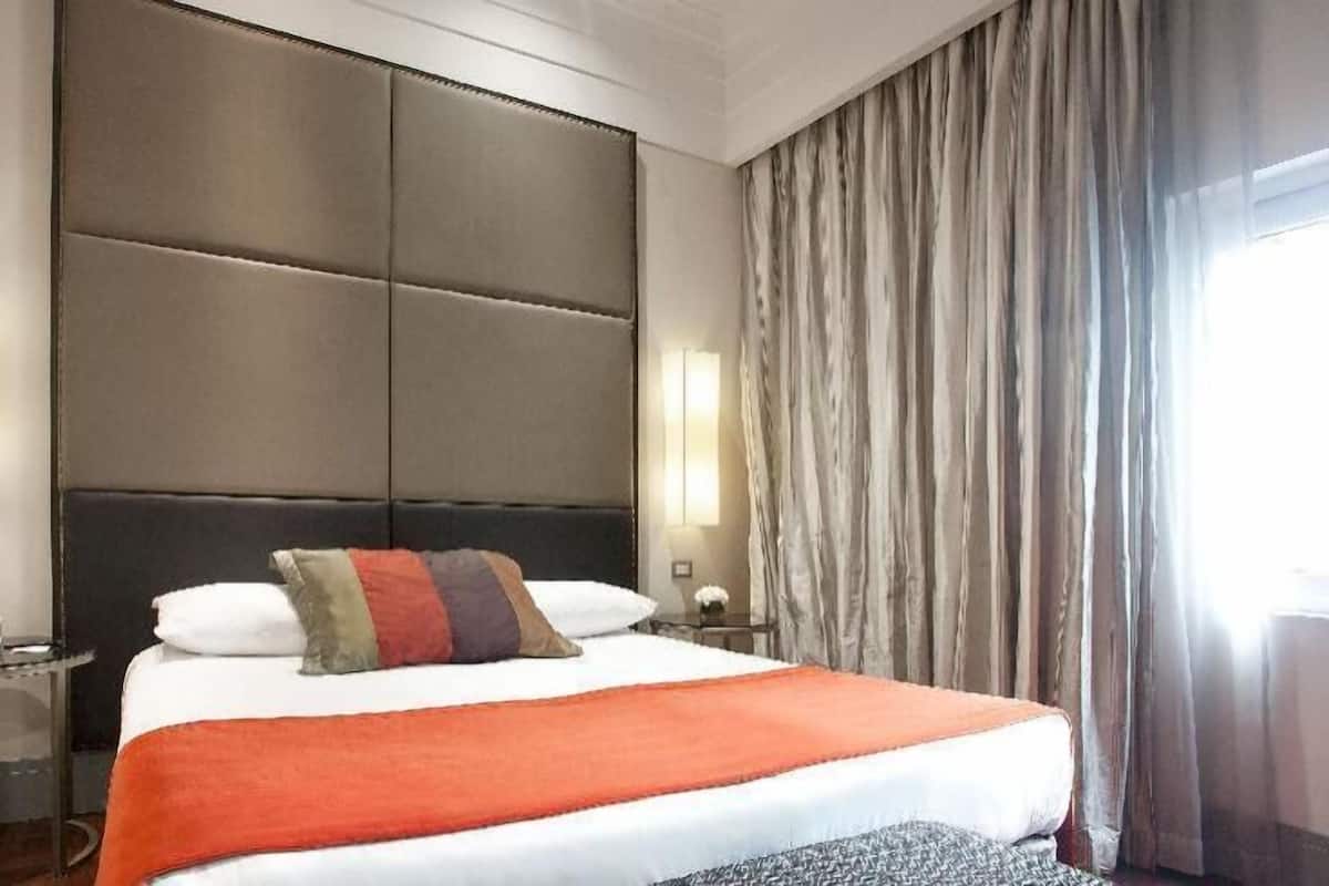 Literie hypoallergénique, couette en duvet d'oie, minibar